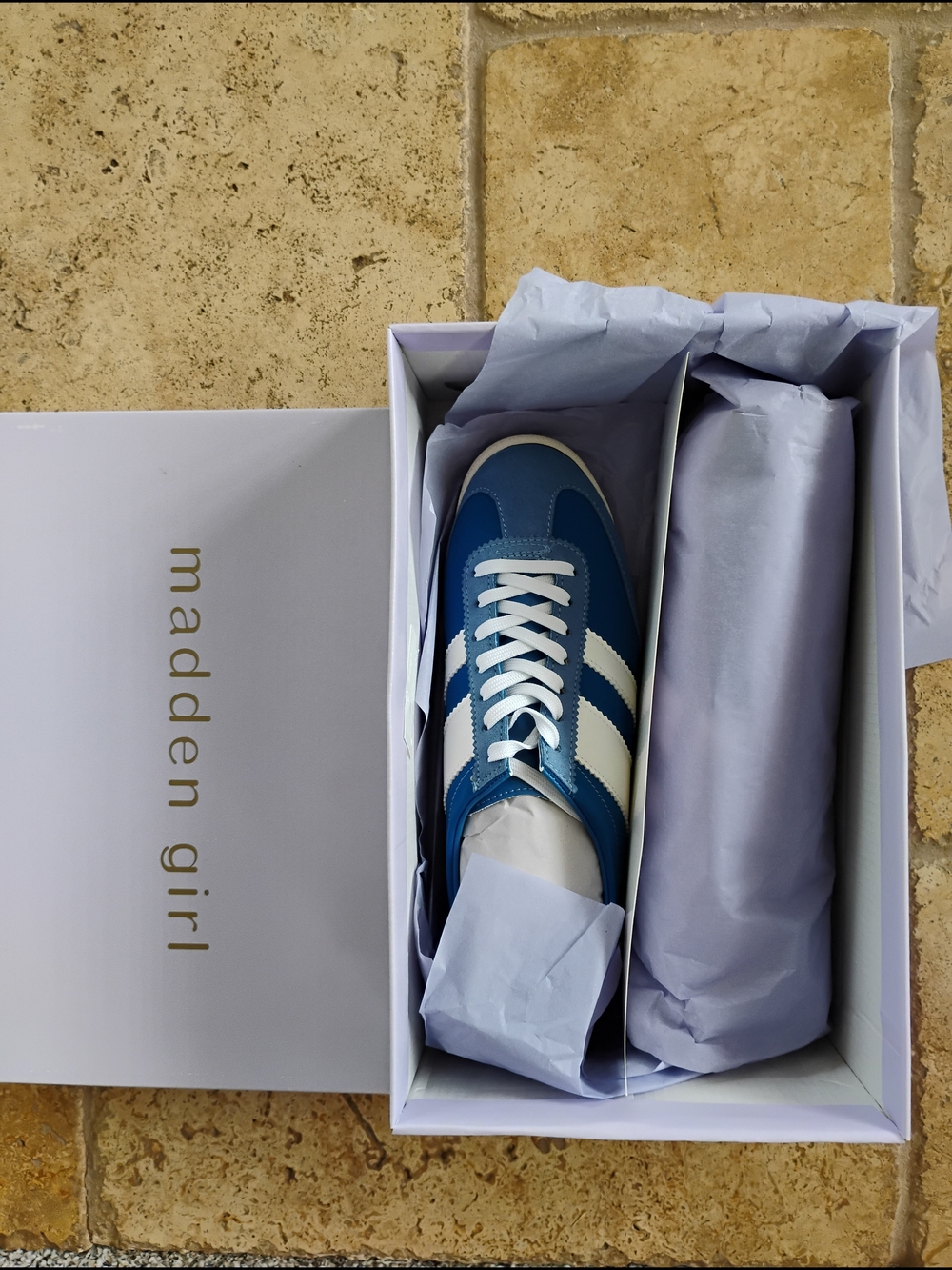 Madden Girl Men's Blue and White Retro Sneaker